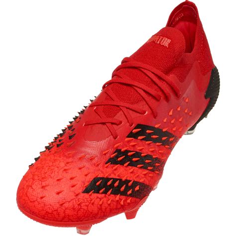 adidas predator freak 1 low.